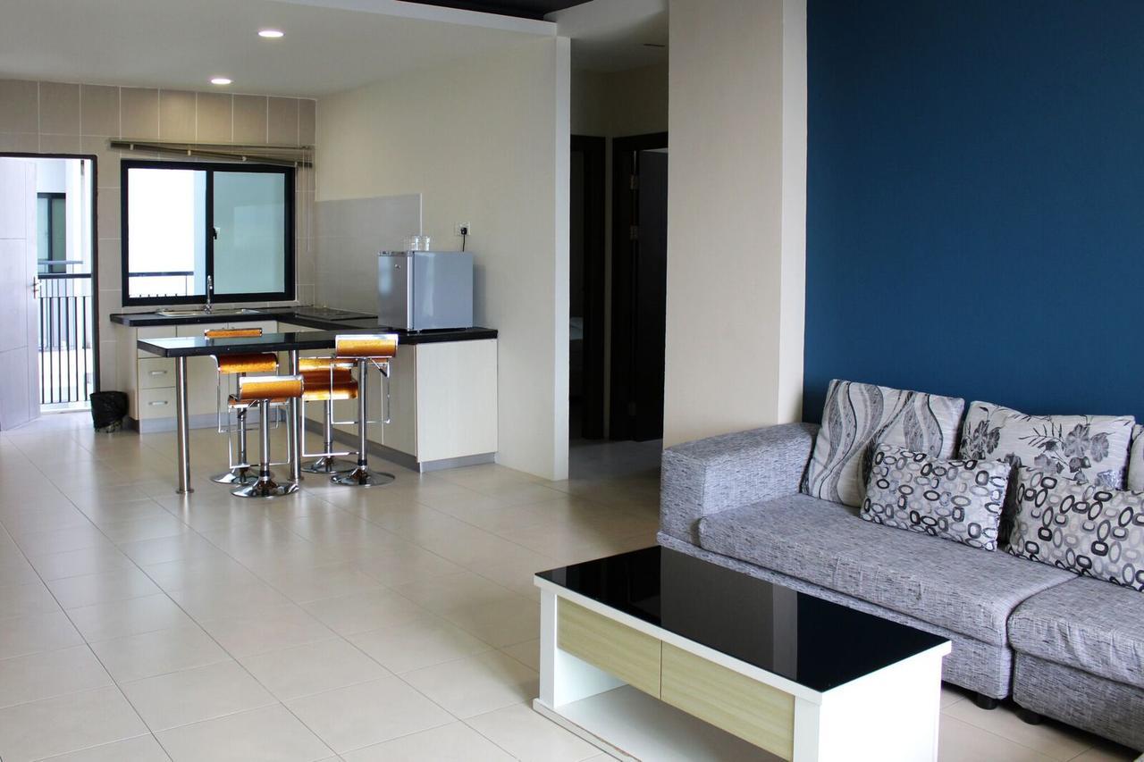 Tribeca Suites Kuching Exterior foto